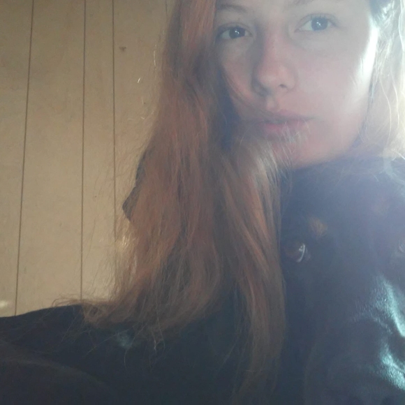 Meet your Posher, Kelsie - Picture 1 of 1